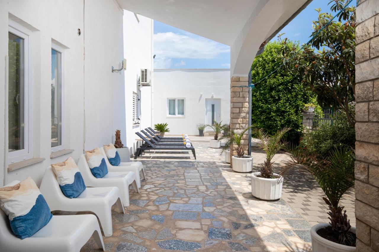Apartments And Rooms Jakic Medulin Exterior photo